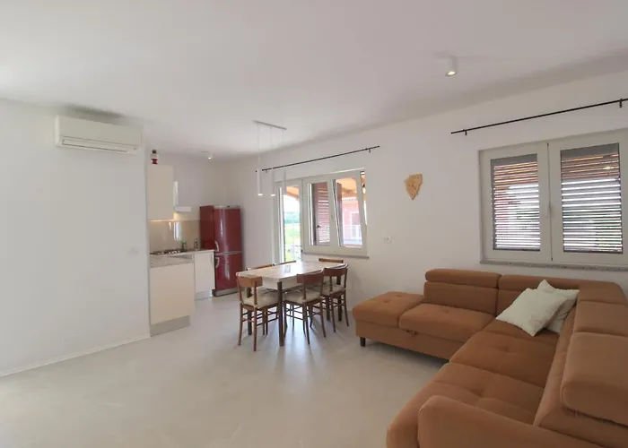 Milan A4, 50 M From The Novigrad Istria