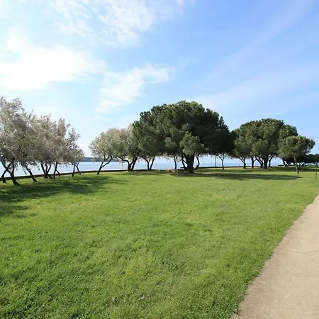 Milan A4, 50 M From The * Novigrad (Istria)