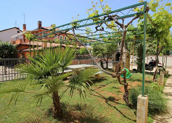 Milan A4, 50 M From The * Novigrad Istria