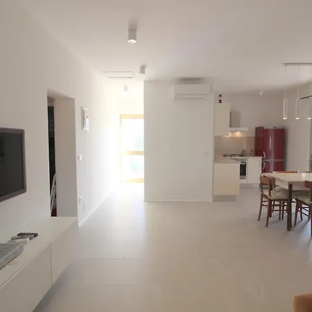 Milan A4, 50 M From The شقة Novigrad Istria